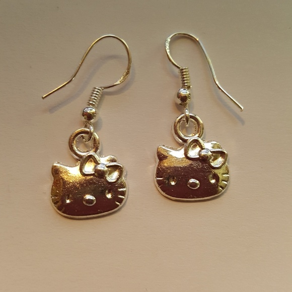 Hello Kitty Dangle Earrings Handmade Silver - Picture 1 of 2